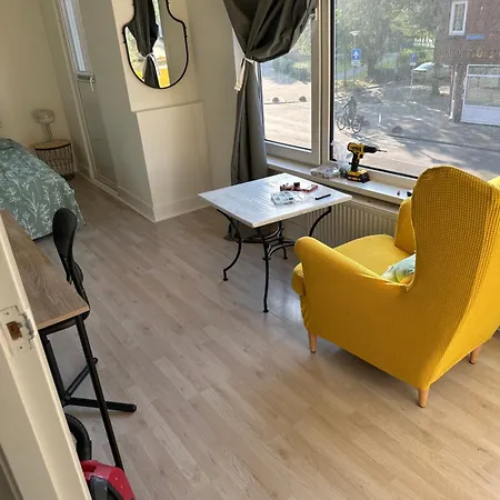 Bedroom With Little Balcony, 5 Minutes From Metro And 10 Minutes From Ahoy