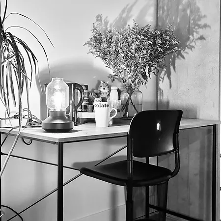 Homestay Bedroom With Little Balcony, 5 Minutes From Metro And 10 Minutes From Ahoy Rotterdam