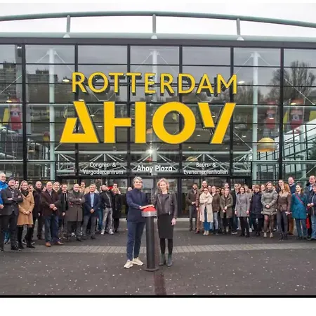 Bedroom With Little Balcony, 5 Minutes From Metro And 10 Minutes From Ahoy