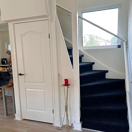 Bedroom With Little Balcony, 5 Minutes From Metro And 10 Minutes From Ahoy Rotterdam