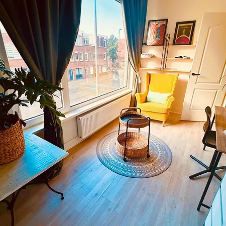 Bedroom With Little Balcony, 5 Minutes From Metro And 10 Minutes From Ahoy *