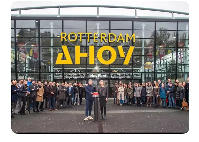 Bedroom With Little Balcony, 5 Minutes From Metro And 10 Minutes From Ahoy