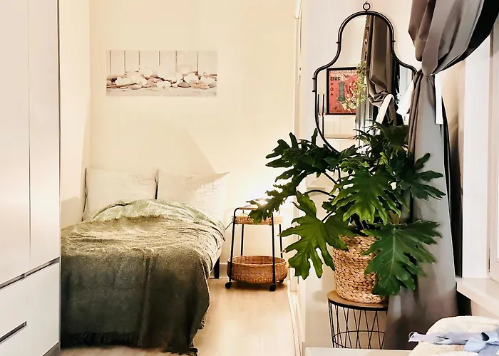 Bedroom With Little Balcony, 5 Minutes From Metro And 10 Minutes From Ahoy *