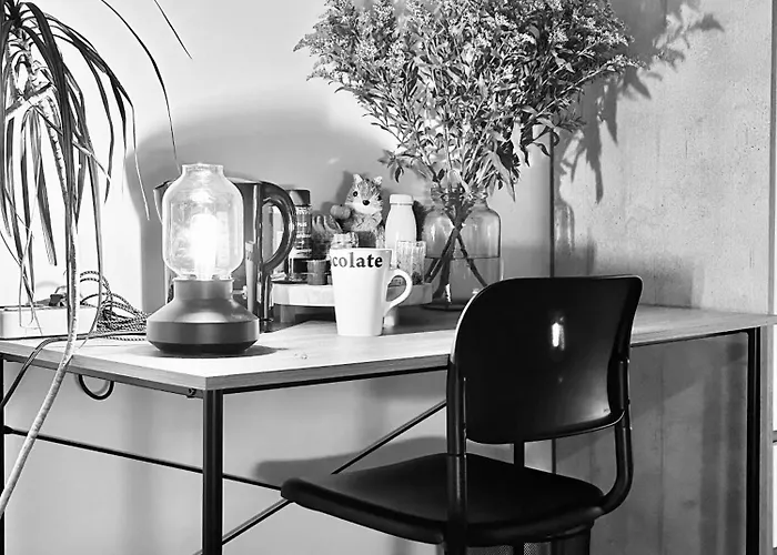 Accommodatie bij particulieren Bedroom With Little Balcony, 5 Minutes From Metro And 10 Minutes From Ahoy Rotterdam