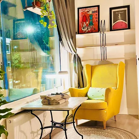 Bedroom With Little Balcony, 5 Minutes From Metro And 10 Minutes From Ahoy Rotterdam